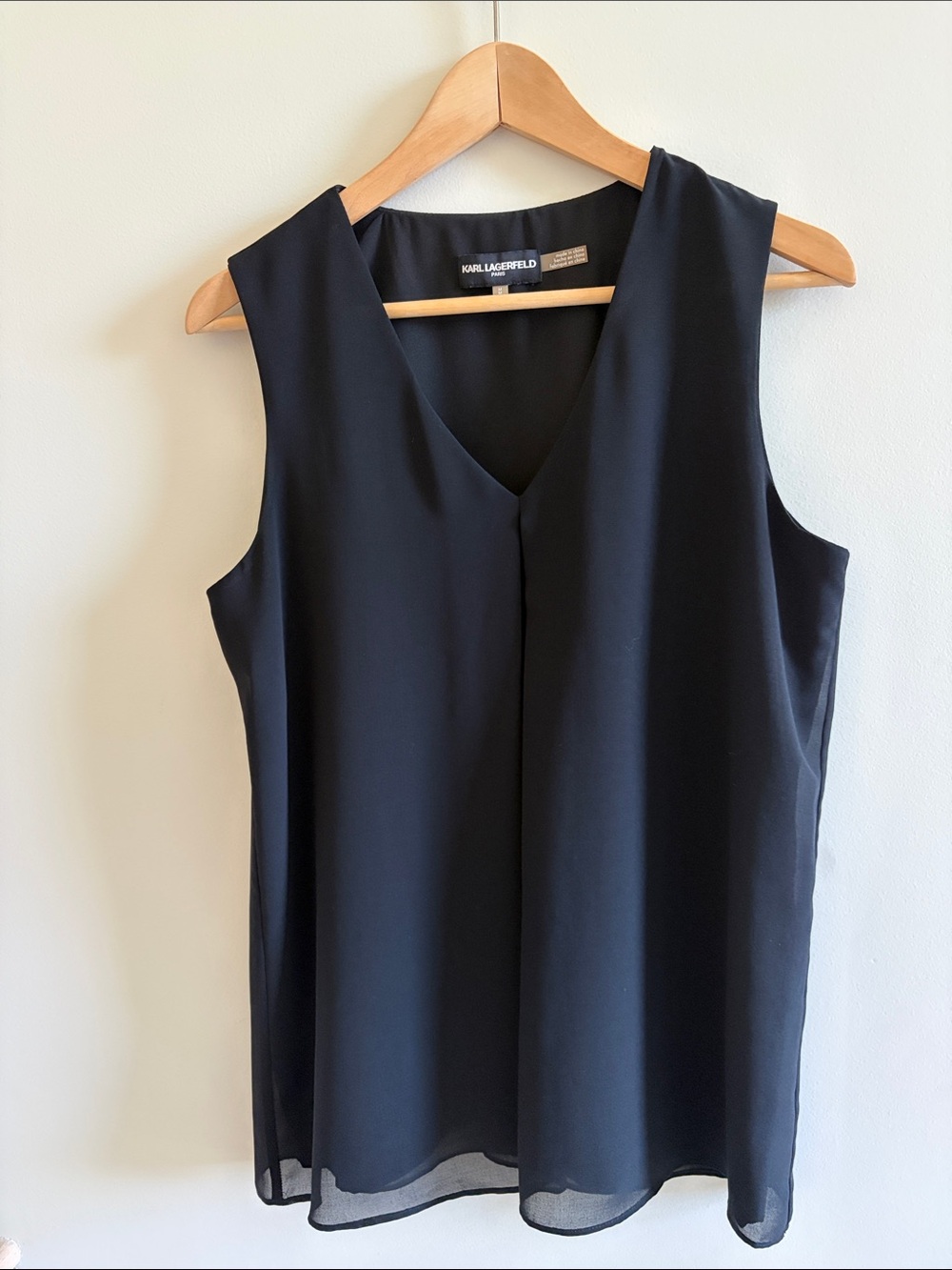 Karl Lagerfeld Black Sleeveless V-Neck Camisole